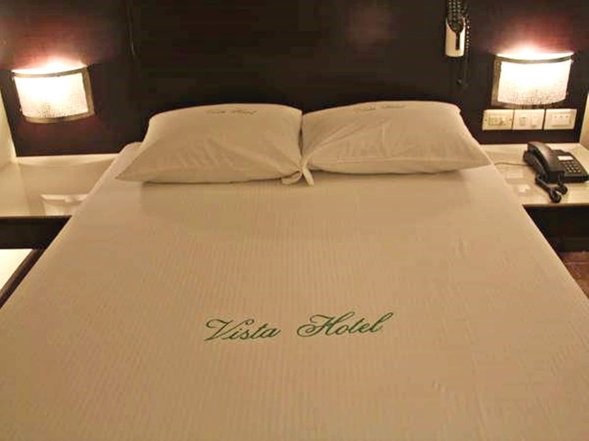 Vista Hotel Cubao Кесон Сити Екстериор снимка