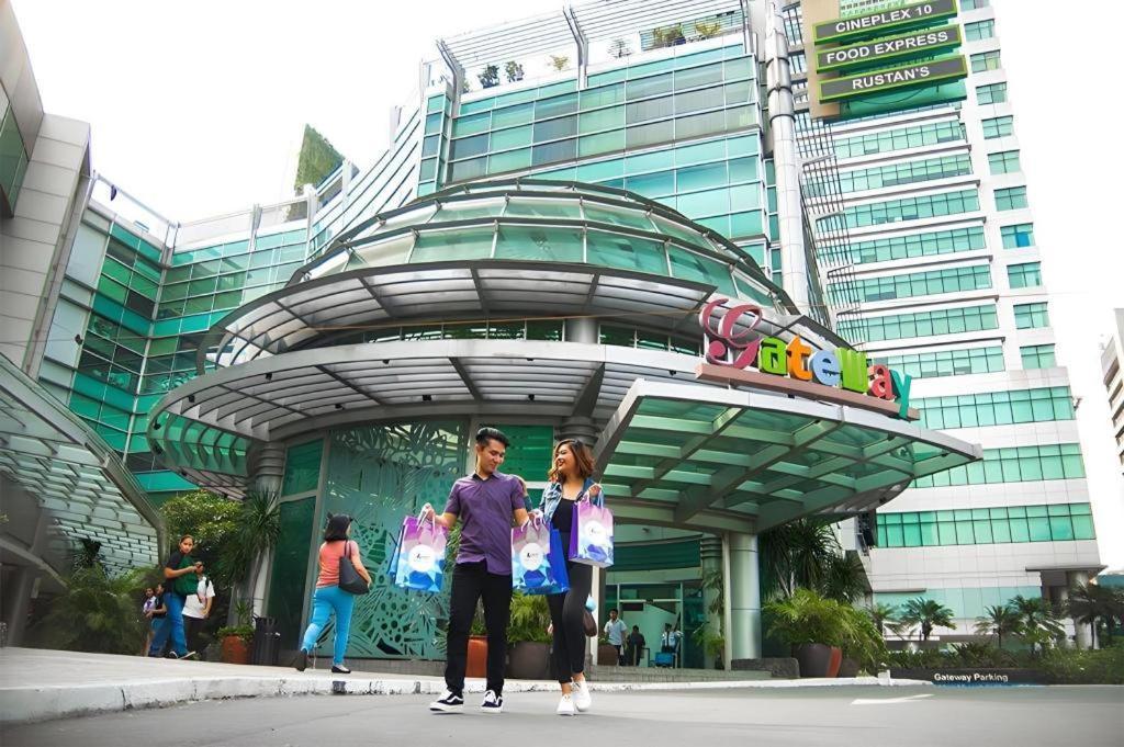 Vista Hotel Cubao Кесон Сити Екстериор снимка